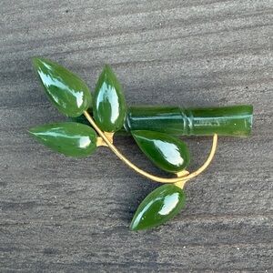 Green Leaf Jade Brooch pin vintage
